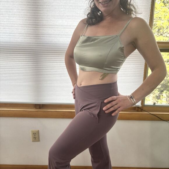 Pretty Little Thing Size 6 Sage Green Satin Crop Top - Picture 5 of 5